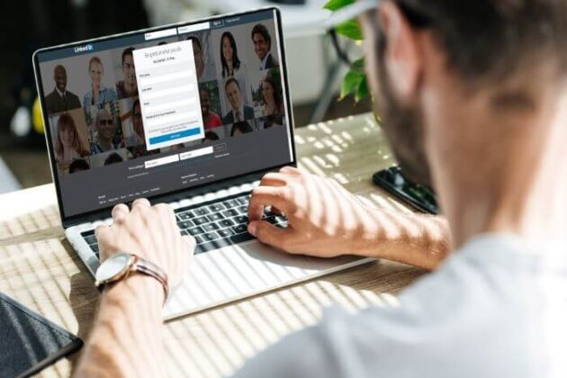 4 Tips to Improve LinkedIn Ad Creative - Slide Business